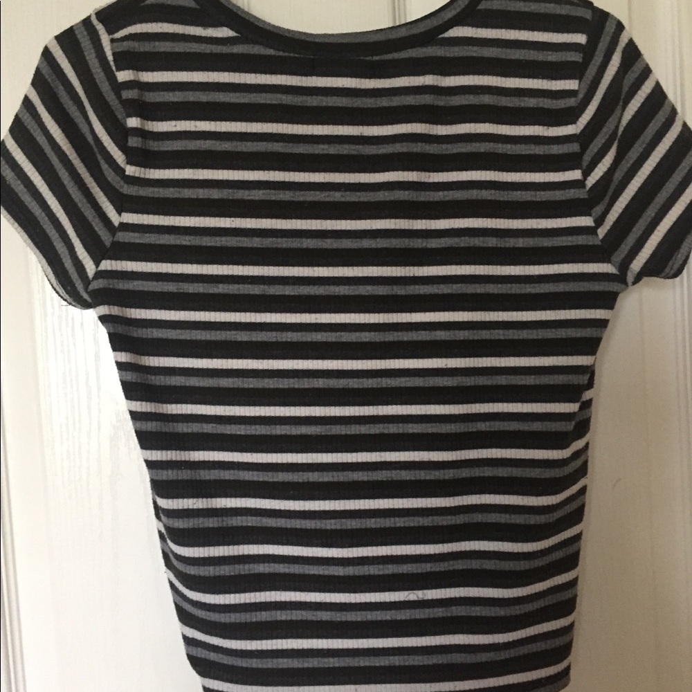 Crop top (Large) - Picture 2 of 3